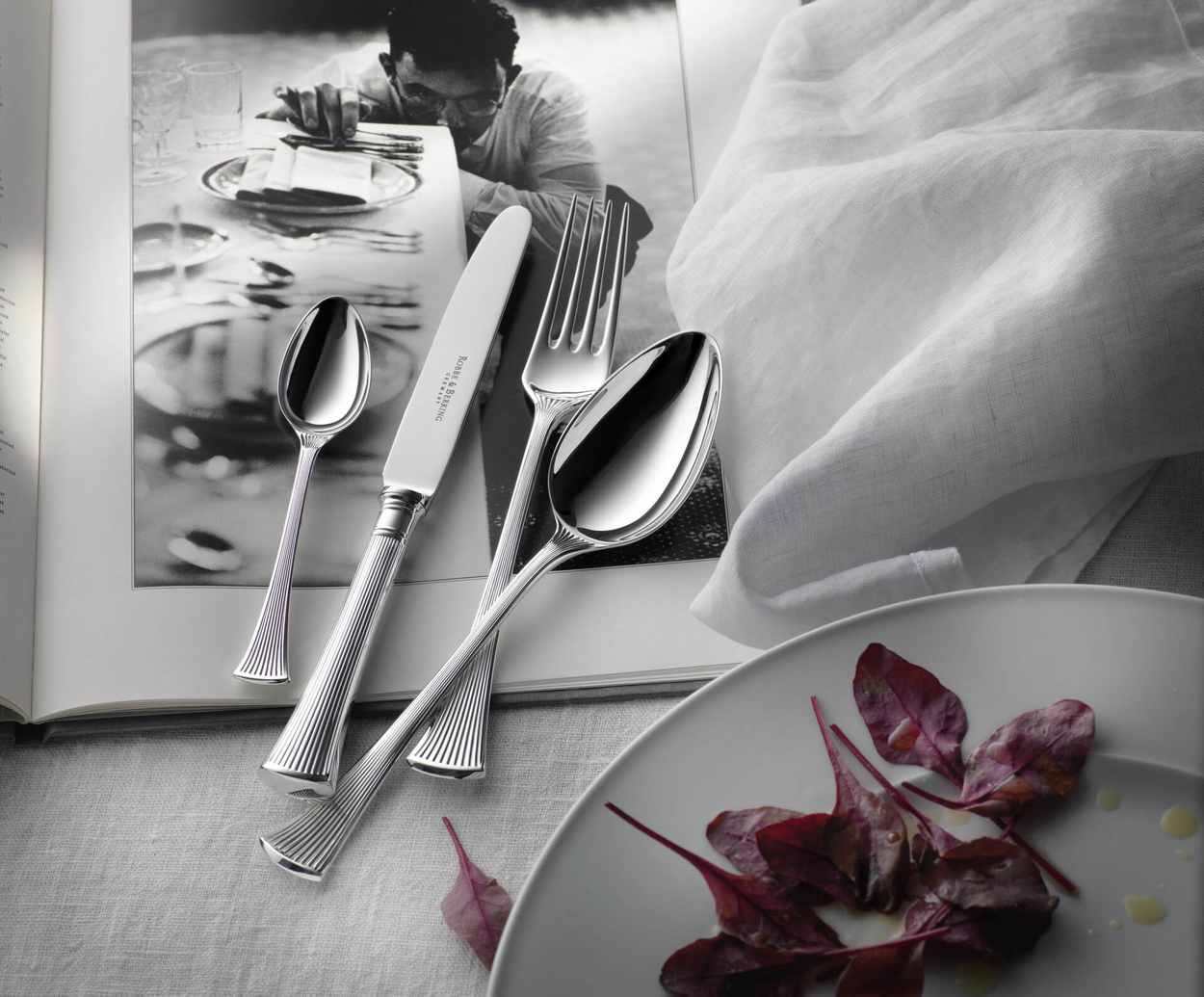 Zestaw posrebrzanych sztućców 30 el.