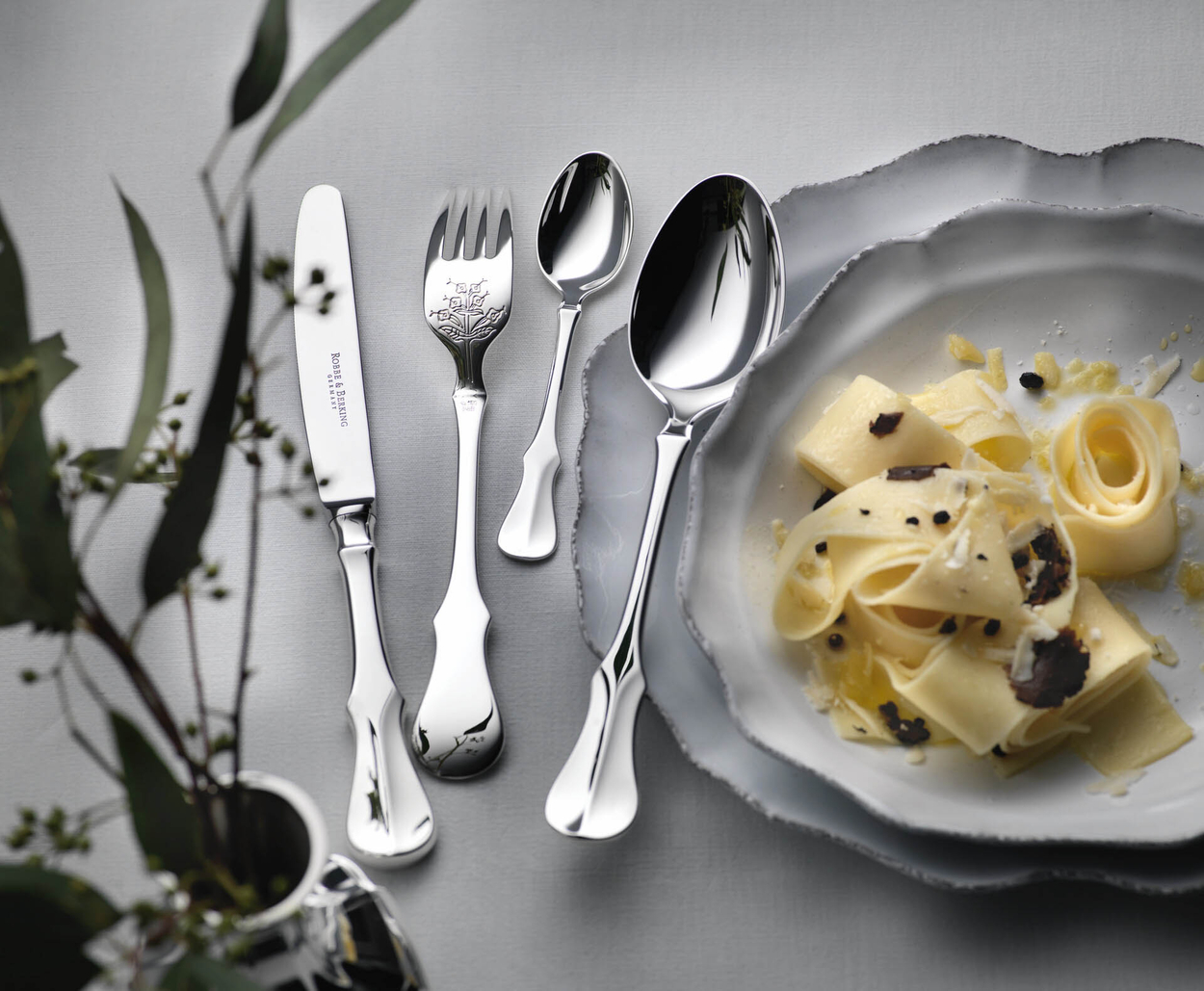 Zestaw srebrnych sztućców 30 el.