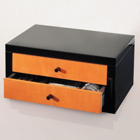 Drewniane pudełko na sztućce 133 el.