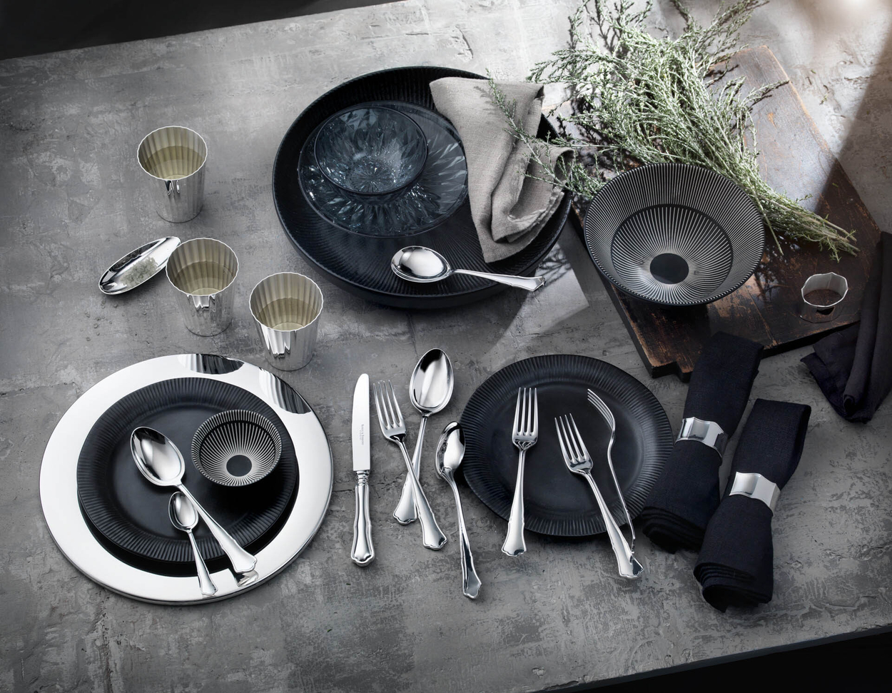 Zestaw posrebrzanych sztućców 39 el.